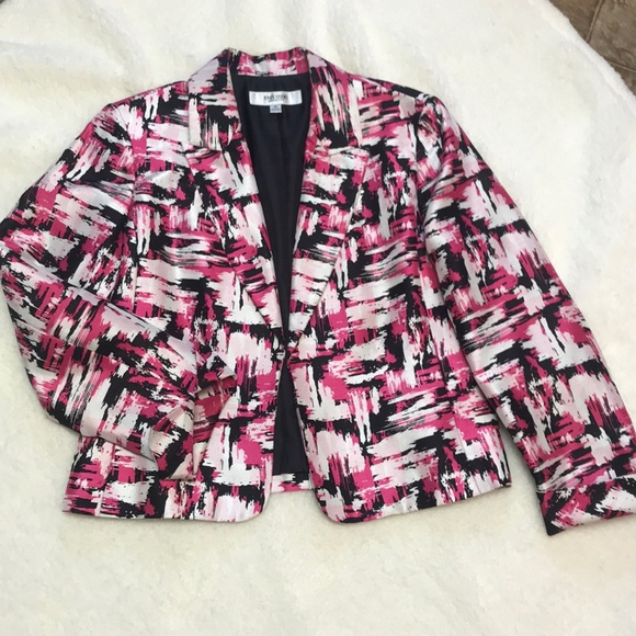 Pink and black skirt suit set - Picture 2 of 3
